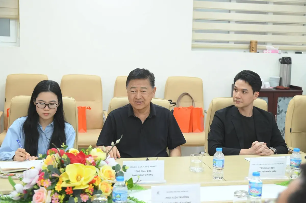 Ông Sunny Hwang, Tổng Giám đốc ICEF, Inc., và ông Trần Đức Hiếu, Tổng Giám đốc SBB Institute, tại buổi làm việc